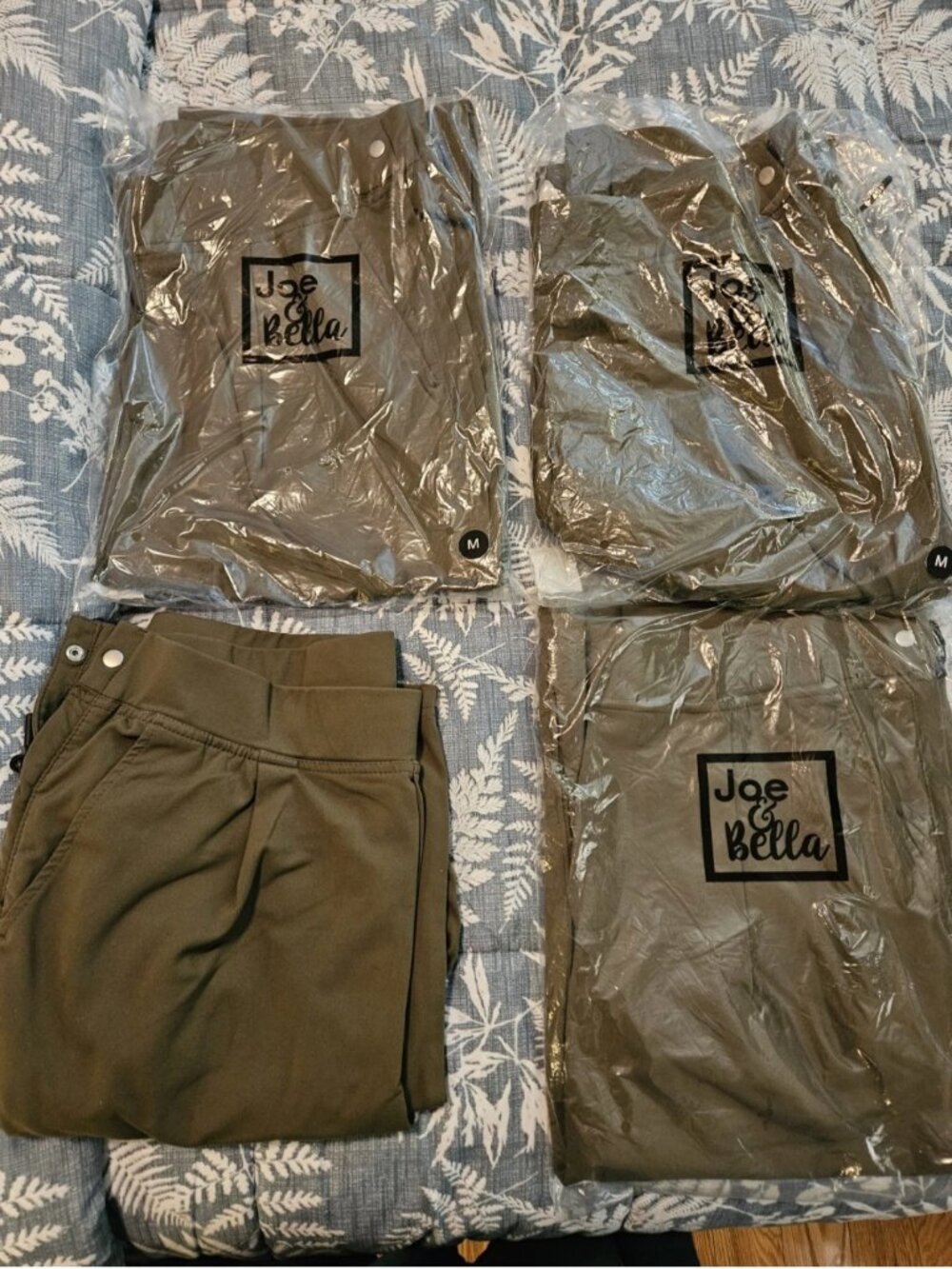 Lot of 4 pairs of Joe & Bella adaptive   Everyday Half-Zip pants for men Medium
